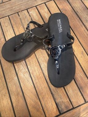 ☀️ Michael Kors MK Jelly Thong Sandals Resort Vacation Beach Summer Size 9